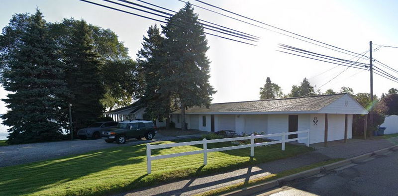 Undetermined Motel Houghton Lake - 2022 Street View (newer photo)